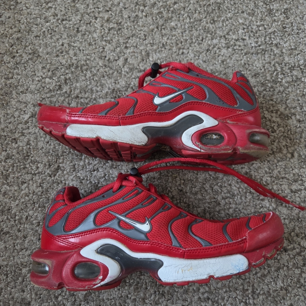 NIKE Air Max Plus 'Red Pure Platinum Sneakers Size 7Y ( Womens 8.5)